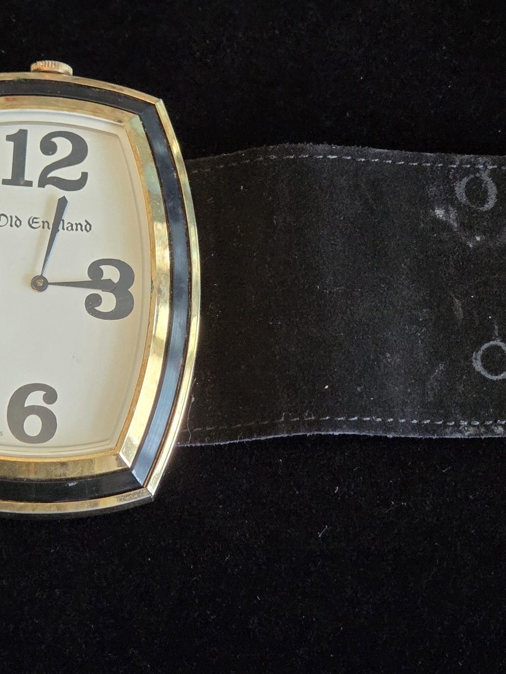 Vintage Black Suede Belt with Decorative Watch Face Buckle - Picture 13 of 16